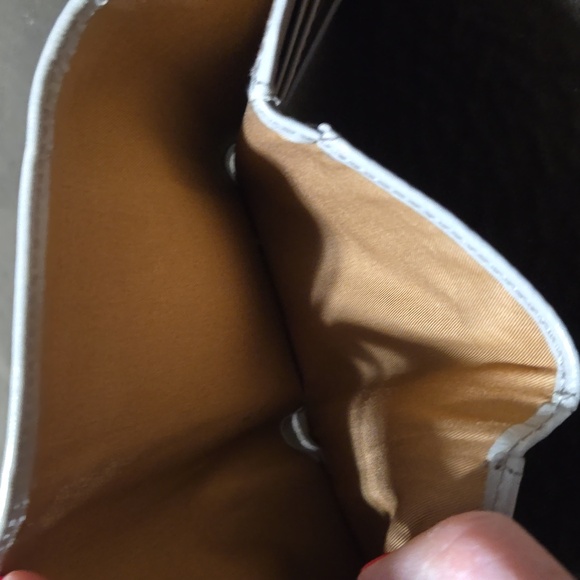 Compact Wallet - Picture 4 of 9